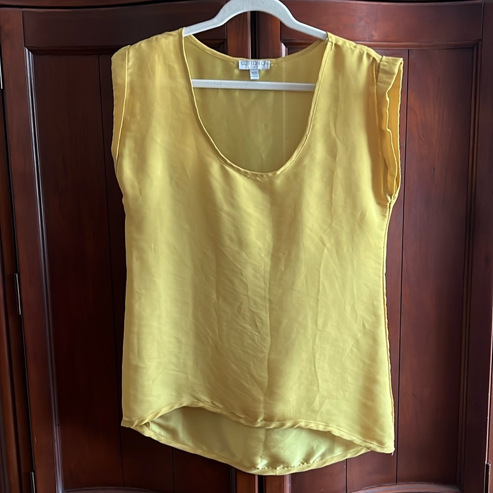 Cotton On Women’s yellow sleeves top high low size Medium